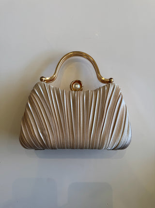 The Beatrice Clutch