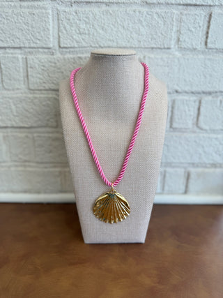 The Lola Shell Necklace