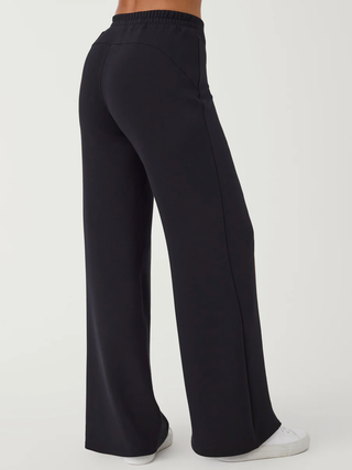 AirEssentials Wide Leg Pant