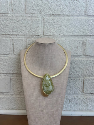 The Noemi Pendant Necklace