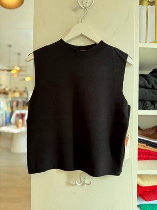 Betty Solid Top - Black